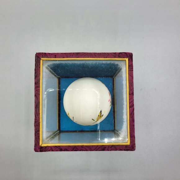 Vintage Chinese Hand Painted Decorative Egg In Display Case Floral Butterfly - Picture 9 of 12